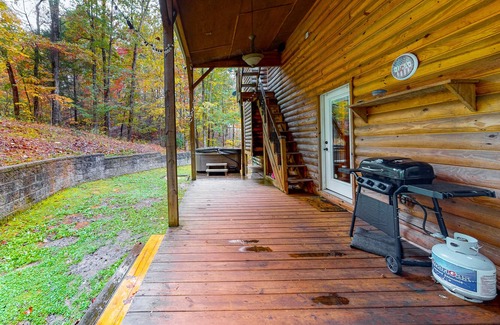 Clarkesville Cabin | Dog-friendly cabin w/ soaring ceilings, an updated kitchen, & a private hot tub