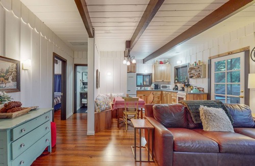 Hacienda House | Dog-friendly cabin under towering redwoods w/expansive deck, bbq & hot tub