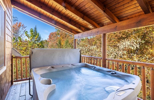 Caton Cabin | Dog-Friendly Cabin "Mountain Mansion" - Private Waterfall between Pigeon Forge and Gatlinburg