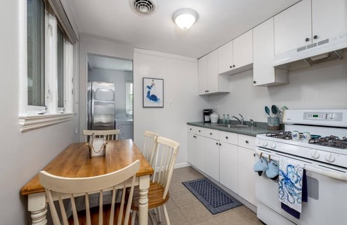 North Cape May House | DOG FRIENDLY Charming Bayside Cottage