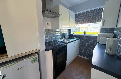 Oulton Broad Ski Chalet | Dog friendly chalet with outdoor seating at Broadland Park and Marina ref 12050B