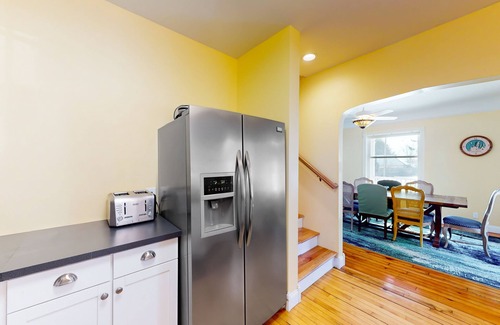 Northport House | Dog-friendly charmer near the beach & marina - firepit, breezeway, W/D, & AC