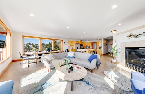 Lincoln City House | Dog-Friendly Coastal Retreat w/Ocean Views, Private Hot Tub, & Gourmet Kitchen