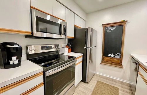 Harbor Springs Condo | DOG Friendly Condo w/POOLS (1 Mile from Ski Hill)