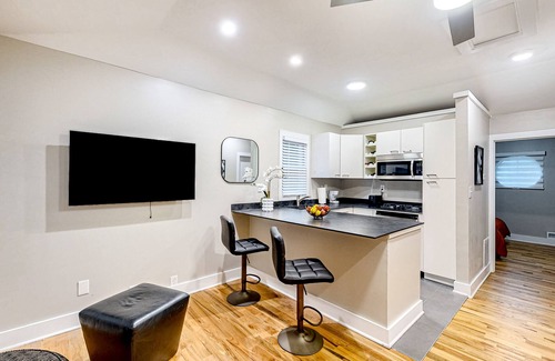 Decatur Apartment | Dog-friendly condo near park with 2 bikes, streaming, washer/dryer, fast WiFi