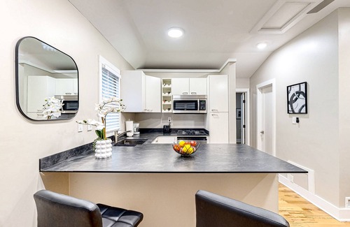 Decatur Apartment | Dog-friendly condo near park with 2 bikes, streaming, washer/dryer, fast WiFi
