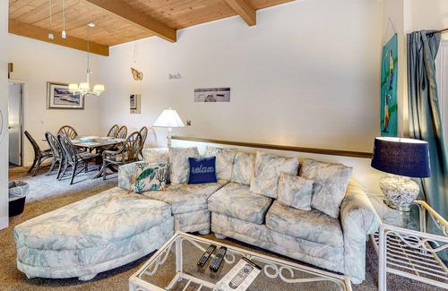 Ocean Pines Condo | Dog-friendly condo with pool plus lake, canal & golf course views