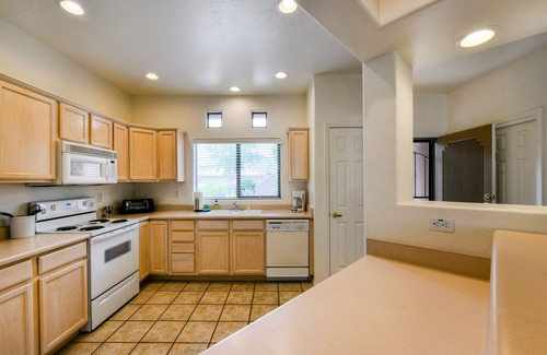 Rancho Vistoso Condo | Dog-friendly condo with pool, hot tub & fitness center