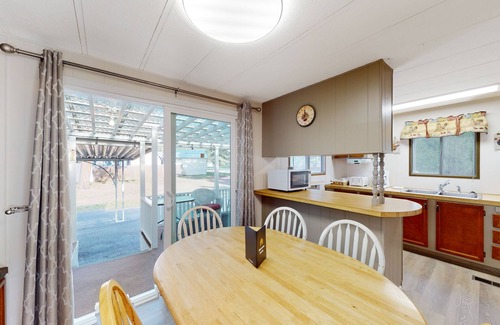 Christina Lake House | Dog-friendly cottage w/full kitchen, deck, & firepit - near playground & beach