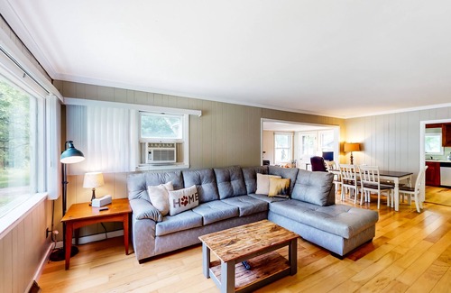 North Creek House | Dog-friendly cottage with a wood stove, washer/dryer, firepit, & large yard