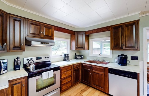 North Creek House | Dog-friendly cottage with a wood stove, washer/dryer, firepit, & large yard