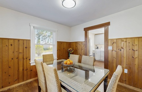 Fort Bragg House | Dog Friendly Cottage Near the Coast & Town w/Large Pvt. Yard, Hot Tub & Grill