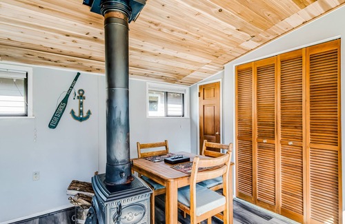 Freeland House | Dog-friendly cottage with free WiFi, wood stove, & a full kitchen