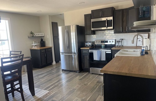 San Antonio Other | Dog friendly Country Living with City Amenities!