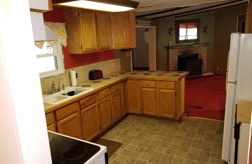 Surry House | Dog Friendly Country Home Ferry Ride to Williamsburg w/o the Williamsburg Price