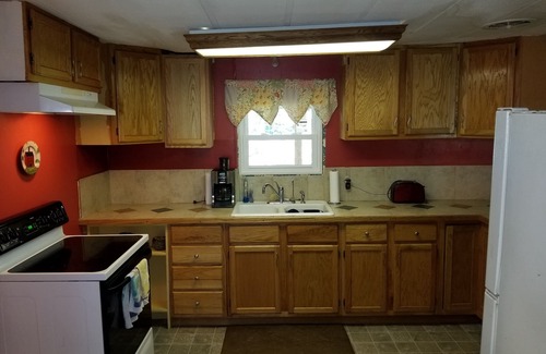Surry House | Dog Friendly Country Home Ferry Ride to Williamsburg w/o the Williamsburg Price