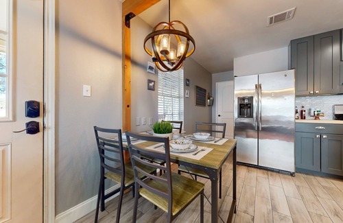 Wimberley Cottage | Dog-friendly country cottage with scenic hill views, wrap-around porch, and W/D