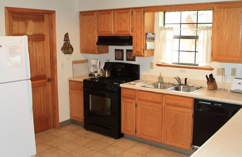 Bayfield House | Dog Friendly Creekside Property close to Vallecito Lake minutes to Durango