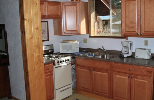 Bayfield House | Dog Friendly Creekside Property close to Vallecito Lake minutes to Durango