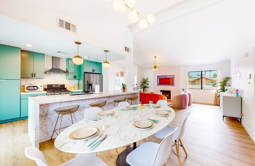Vista Norte House | Dog-friendly desert dream with a private pool, pool spa, & putting green