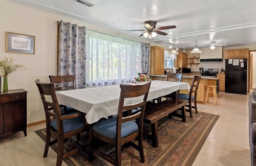 Kendall House | Dog-Friendly Dual Home in the Woods w/Lake Access