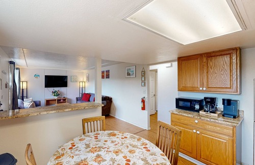 Newport House | Dog-friendly duplex in the Heart of Nye beach near the beach & downtown