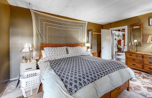 Hydeville House | Dog-friendly farmhouse with private pool, courtyard patio, grill, & washer/dryer