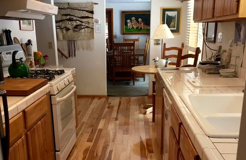 Ketchum House | Dog-Friendly Fishing/Ski Log Home by River/Mountain – a Feeling of Old Ketchum