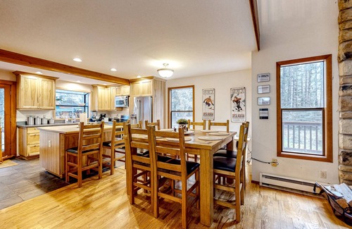Enumclaw Cabin | Dog-friendly forest cabin with private hot tub, gorgeous deck & fireplace