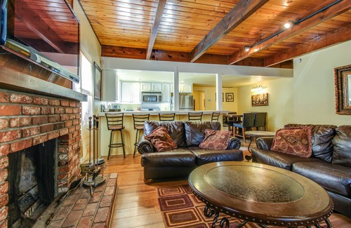 Summit Estates House | Dog-friendly getaway with a full kitchen & a wood-burning fireplace