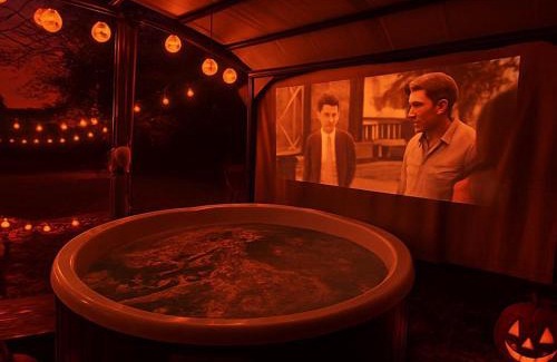 Dwyran House | Dog Friendly Glamping Pods with Hot Tubs