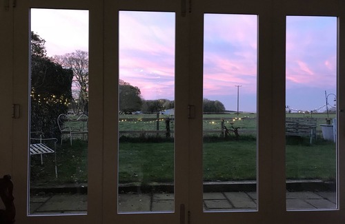 Ringstead Cottage | Dog friendly Gorgeous North Norfolk farm cottage.