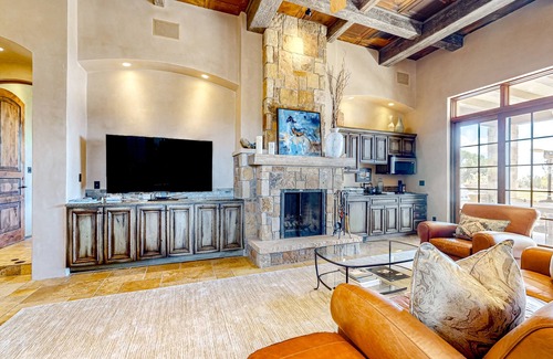 Eldorado at Santa Fe House | Dog-friendly guest house near trails with outdoor kitchen, fireplace, patio, gym