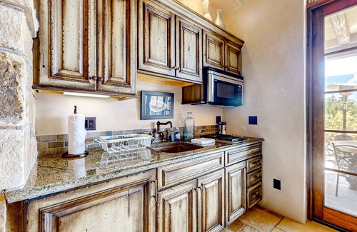 Eldorado at Santa Fe House | Dog-friendly guest house near trails with outdoor kitchen, fireplace, patio, gym