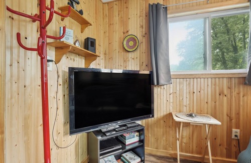 Hastings Cottage | Dog-Friendly Hastings Vacation Rental Near Lake!