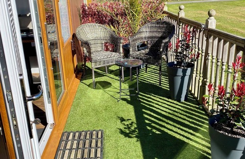 Mablethorpe Ski Chalet | Dog Friendly Holiday Chalet close to the Beach Bar & Restaurant on-site