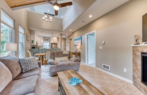 Rockaway Beach House | Dog-friendly home near beach with private hot tub, 3 kayaks, 2 bikes, SUP