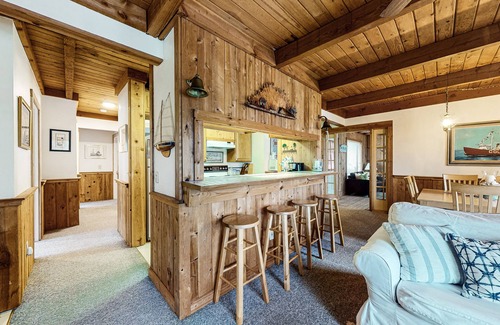Nehalem House | Dog friendly home by river with WiFi, hot tub, fireplace, washer/dryer