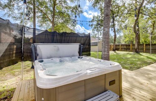 Conroe House | Dog-Friendly Home in The Woodlands with Fenced Yard!