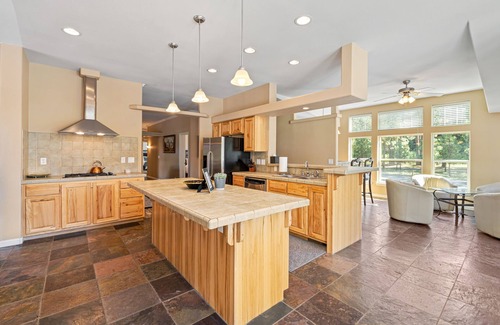 Sloat House | Dog-friendly home on 200 acres with great deck, fishing ponds & river access