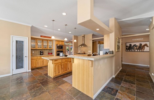 Sloat House | Dog-friendly home on 200 acres with great deck, fishing ponds & river access