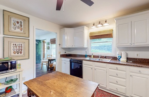 Blowing Rock House | Dog-friendly home in the treetops with hot tub, decks, fireplace, great location