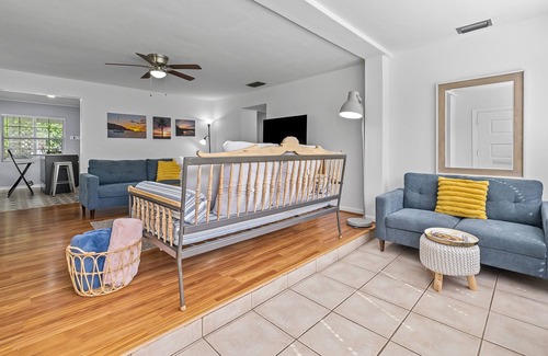 South Riverside House | Dog-friendly home on a corner-lot with large yard, central AC, & W/D