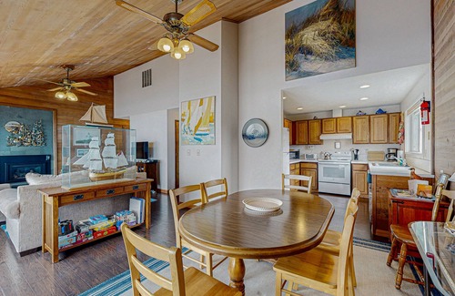 Gleneden Beach House | Dog-friendly home with oceanfront location & fireplace - walk to the beach