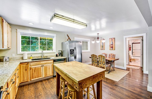 Forestville House | Dog-Friendly Home w/2 Decks, WiFi & W/D - Near Vineyards & Russian River