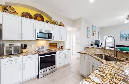 Lakewood Park House | Dog-friendly home with golf, beaches, and shopping nearby