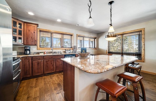 Grand Lake House | Dog-friendly home with views, WiFi, gas fireplace, & washer/dryer