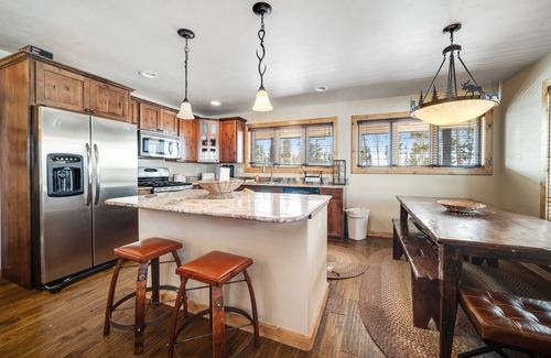 Grand Lake House | Dog-friendly home with views, WiFi, gas fireplace, & washer/dryer