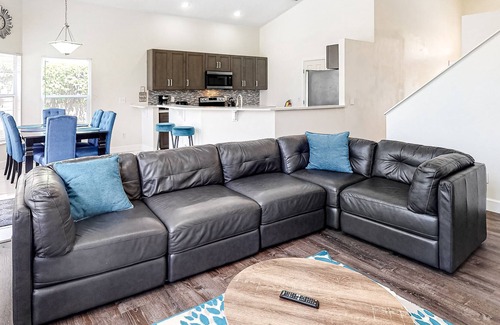 Lake Davenport Estates House | Dog-friendly home with private pool, fast WiFi, AC & washer/dryer - near Disney