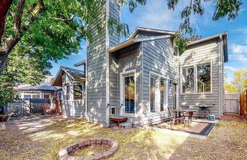 Southeast Boise House | Dog-friendly home with fenced yard, central AC, washer/dryer & desk